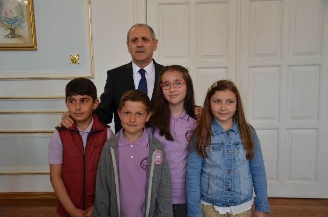 &Ccedil;ocuk Valiler G&ouml;rev Başında