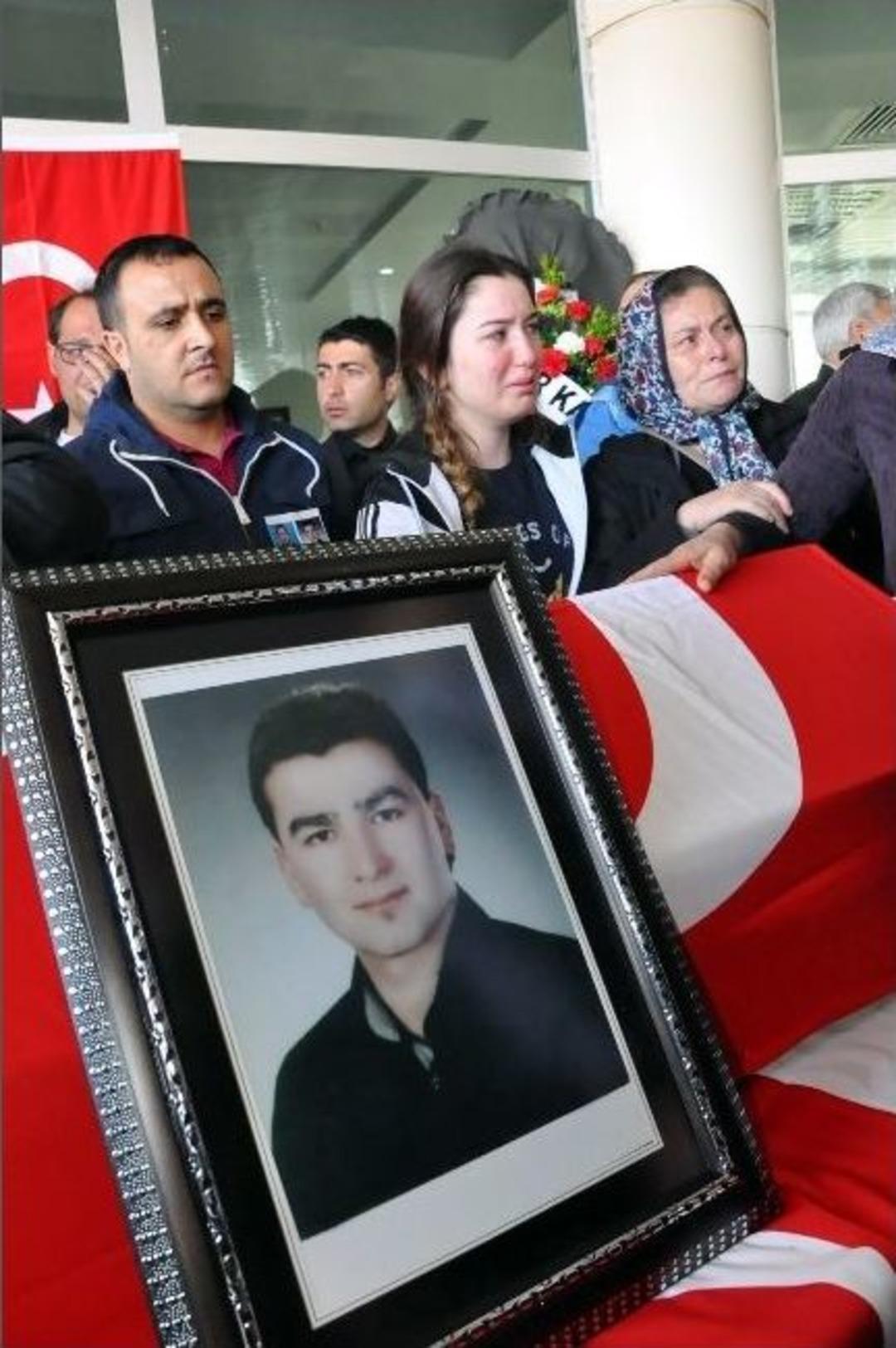 Kars Sağlık Şehitlerine Ağladı