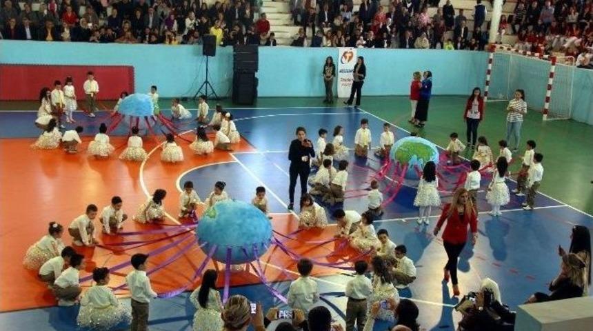 Tekden &Ouml;ğrencilerinin 23 Nisan Coşkusu