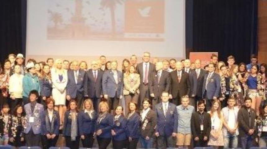 Rotary D&uuml;nya Gen&ccedil;lerini Buluşturdu