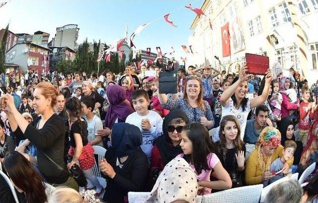 Beyoğlu’nda 23 Nisan Coşkusu