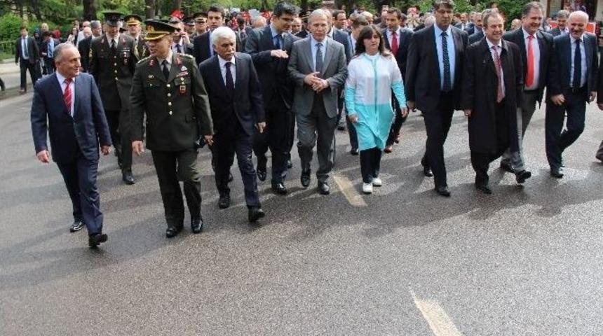 Karab&uuml;k&rsquo;te 23 Nisan Kutlamaları