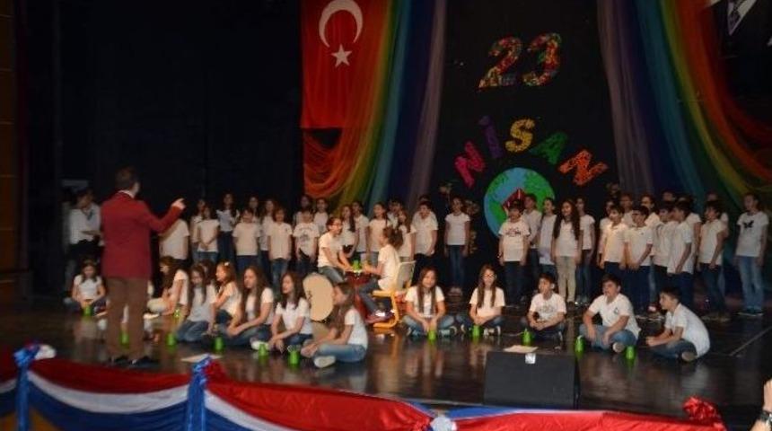 Bah&ccedil;eşehirli &Ccedil;ocuklar 23 Nisan Coşkusunu B&uuml;y&uuml;klerle Birlikte Yaşadı