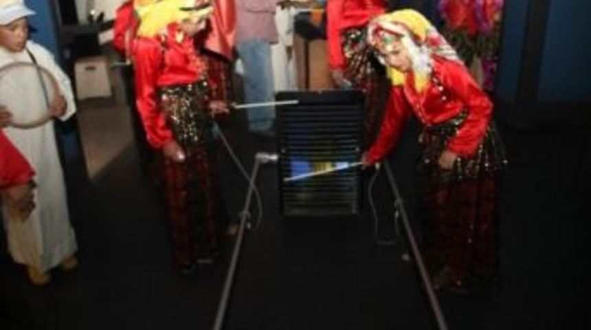 Uluslararası &Ouml;ğrenciler Bilim Merkezi&rsquo;nde D&uuml;nyayı Tanıdılar