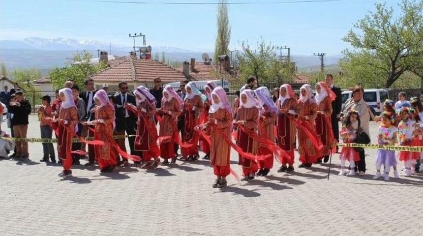 Gemerek&rsquo;te 23 Nisan Ulusal Egemenlik Ve &Ccedil;ocuk Bayramı Coşkuyla Kutlandı