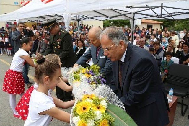 23 Nisan Selçuk Ve Foça’da Da Coşkuyla Kutlandı