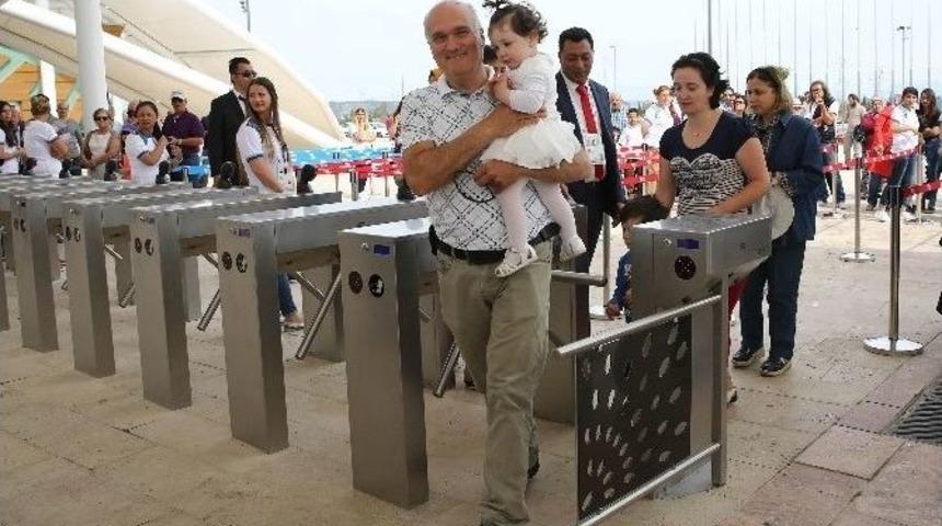 Expo 2016&rsquo;nın İlk Ziyaret&ccedil;ileri Minik Erdoğan Kardeşler Oldu