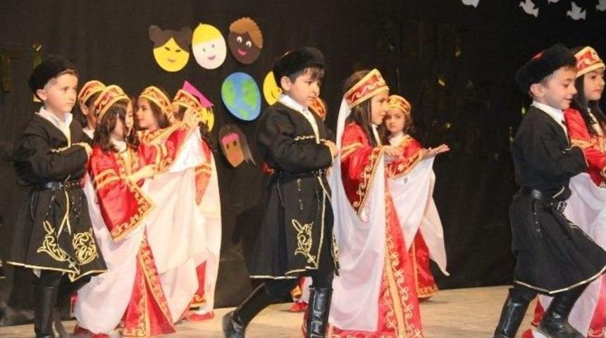 Hakk&acirc;ri&rsquo;de 23 Nisan Ulusal Egemen Ve &Ccedil;ocuk Bayramı Coşkusu