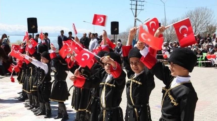 Ahlat&rsquo;ta 23 Nisan Coşkusu