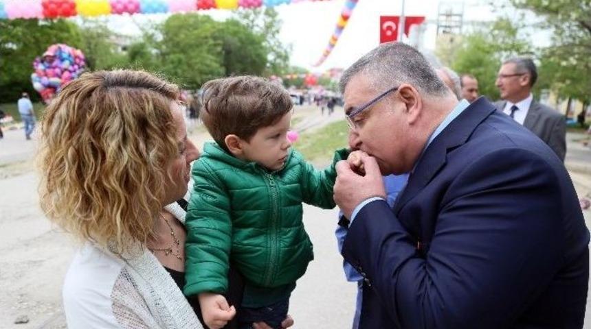 Kırklareli Belediye Başkanı Kesimoğlu&rsquo;nun &Ccedil;ocuk Sevgisi