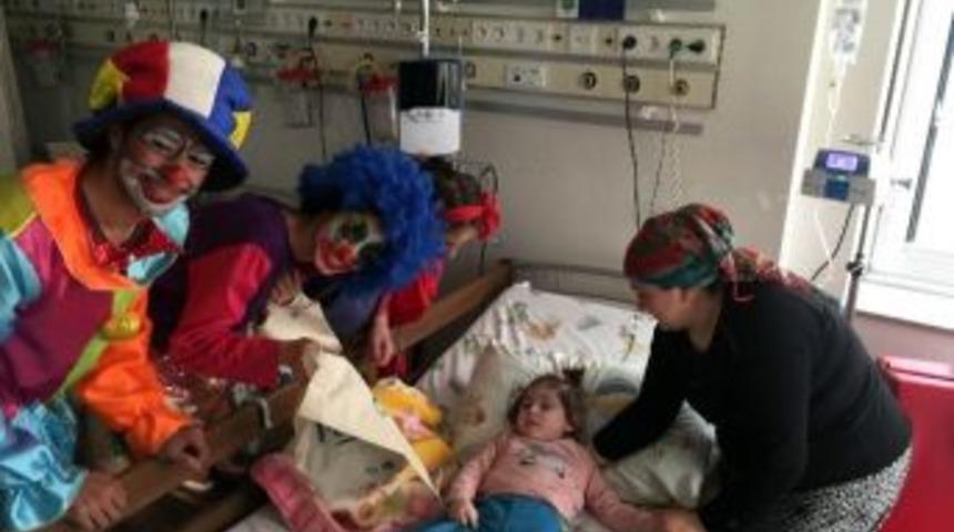 Marmara &Uuml;niversitesi &nbsp;eğitim Ve Araştırma Hastanesi&rsquo;nde &Ccedil;ocuk Bayramı