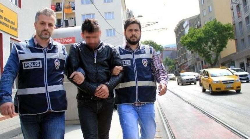 Morali Bozuk Diye 6 Aracı Kundakladı