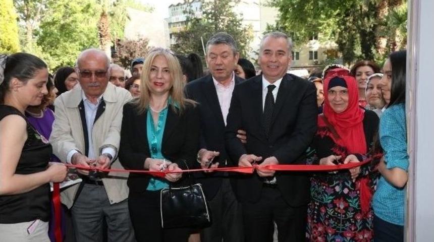 Kadınların El Emeği Eserlerine B&uuml;y&uuml;k İlgi