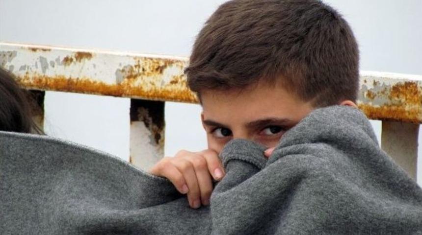 &Ccedil;eşme&rsquo;de 70 G&ouml;&ccedil;men Yakalandı