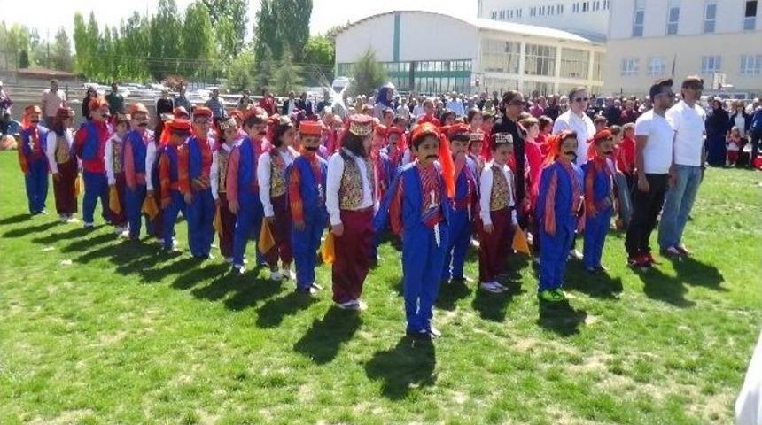 &Ccedil;ınar Koleji&rsquo;nde 23 Nisan Coşkusu