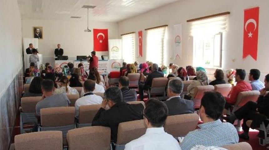 Kadın Girişimciler Eğitiliyor