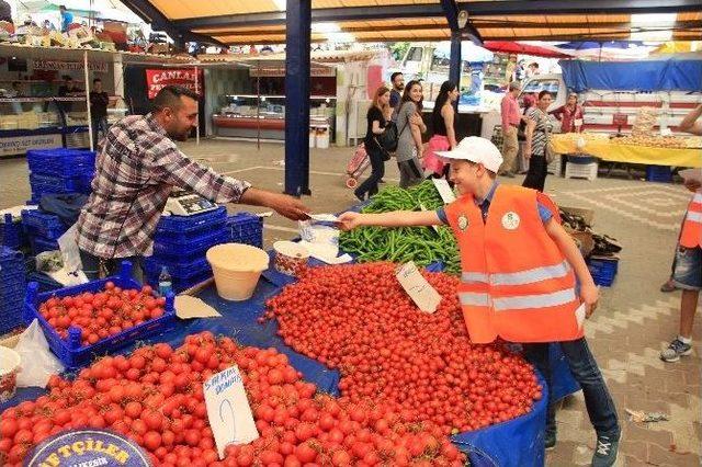 Minikler Sağlıklı Besinler İçin Broşür Dağıttı