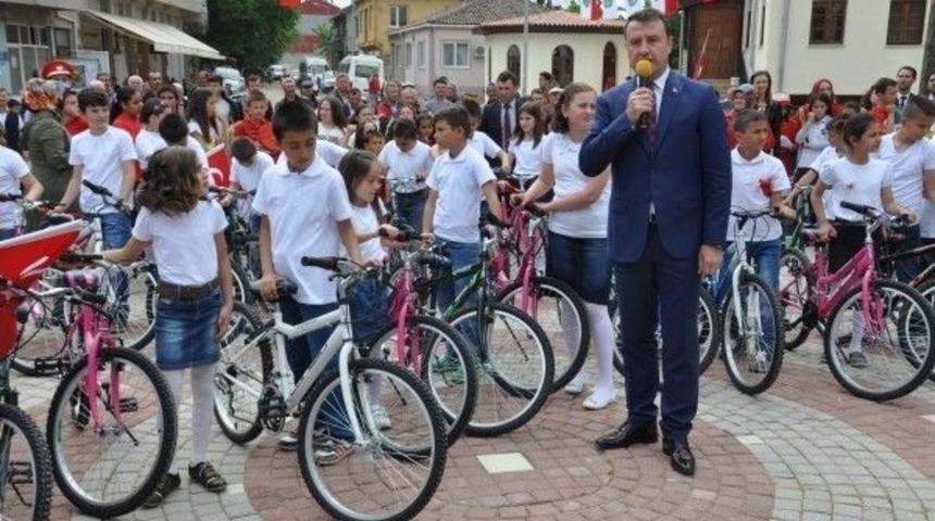 G&uuml;m&uuml;ş&ccedil;ay Belediyesi Tarafından 44 Adet Bisiklet Dağıtıldı