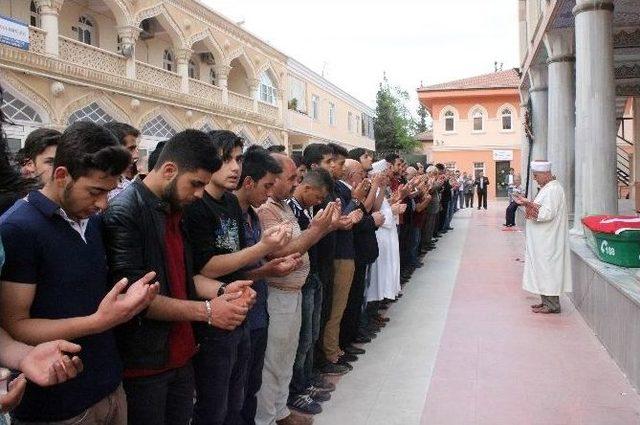 Roketli Saldırıda Hayatını Kaybeden Abdullah Kaçan Toprağa Verildi