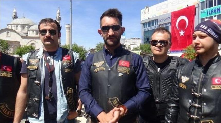 Motosiklet&ccedil;iler &Ccedil;ocuklar İ&ccedil;in Gaza Bastı