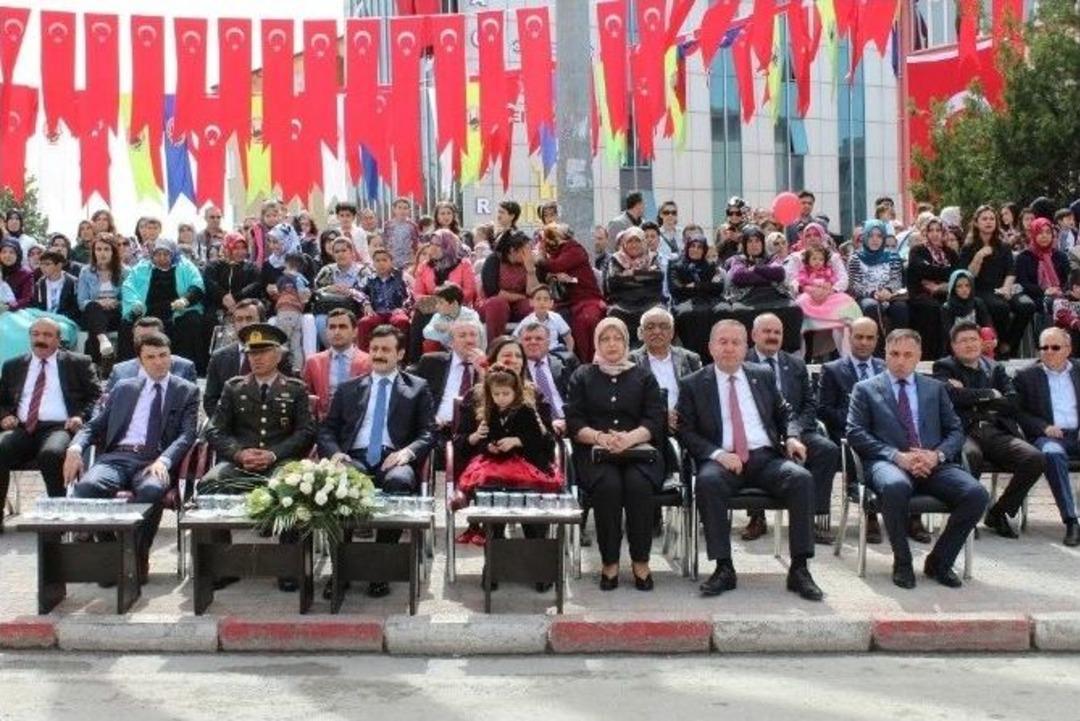 Sungurlu&rsquo;da 23 Nisan Coşkuyla Kutlandı