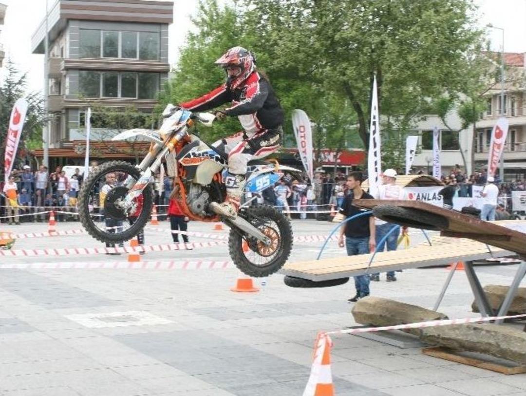 T&uuml;rkiye S&uuml;per Enduro Şampiyonası D&uuml;zce&rsquo;de Start Aldı