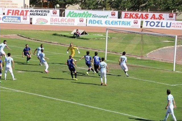 Zorlu Maçı Penaltılar İle Karaderspor Aldı