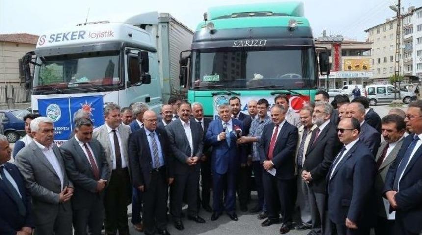G&uuml;venlik G&uuml;&ccedil;lerine Kayseri&rsquo;den 5 Ton Elma G&ouml;nderildi