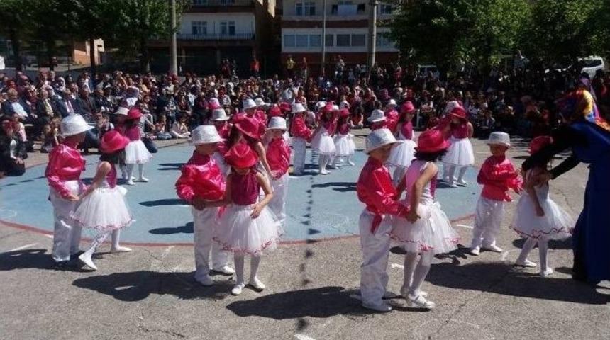 23 Nisan Bayramı G&uuml;l&uuml;&ccedil;&rsquo;te Coşkuyla Kutlandı