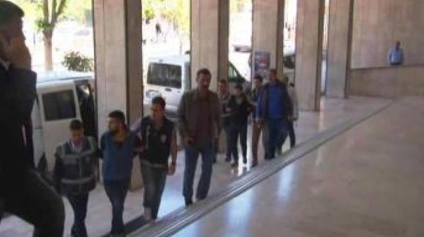 Kanlı Biten Silahlı Kavgaya 5 G&ouml;zaltı