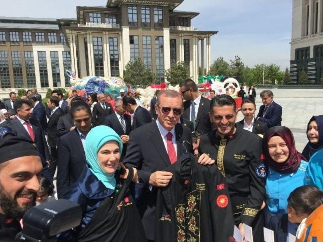 Bursa&rsquo;dan K&uuml;lliyeye D&uuml;nya Pastası