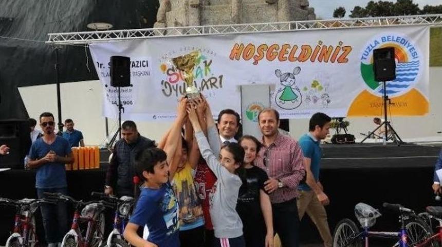 Sokak Oyunları Olimpiyatlarının Kazananları &Ouml;d&uuml;llerine Kavuştu