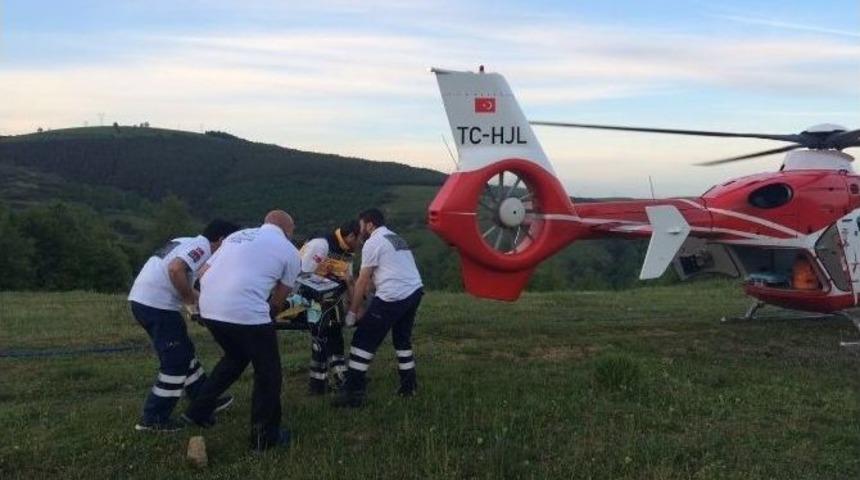 Tarlada Yaralanan &Ccedil;ift&ccedil;inin Yardımına Ambulans Helikopter Yetişti