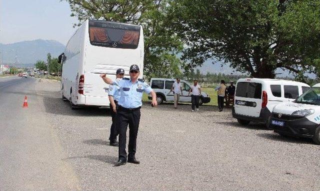 Gözaltına Alındığı Otobüse Bomba İhbarı Yaptı