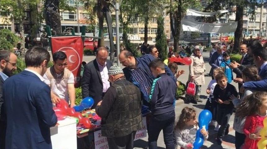 Mhp Rizeli &Ccedil;ocukları Sevindirdi