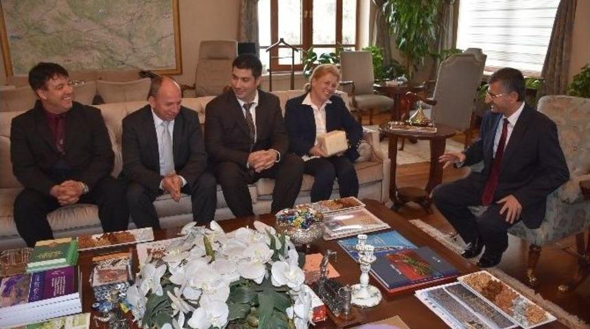 Vali Bektaş Yabancı Konuklarını Ağırladı