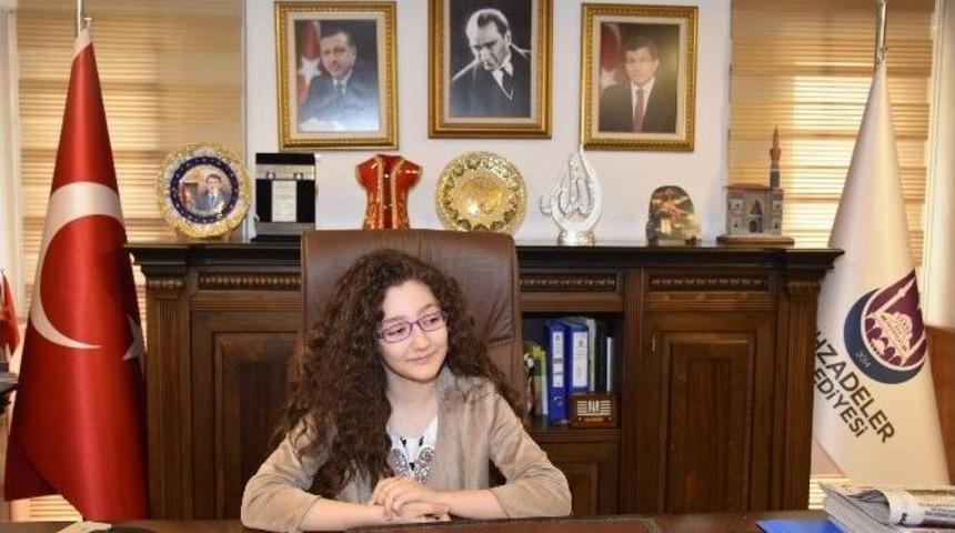 Başkan &Ccedil;elik Koltuğunu Minik Pırıl&rsquo;a Devretti