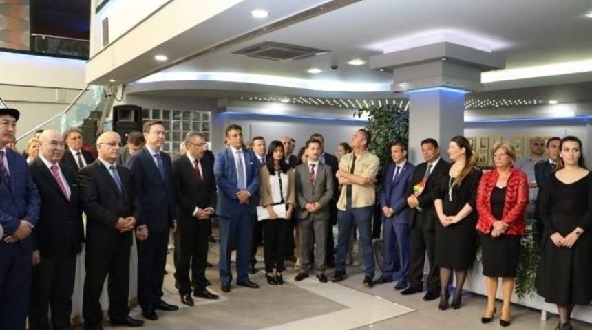 Başkan Erg&uuml;n Yabancı Konuklarını Ağırladı