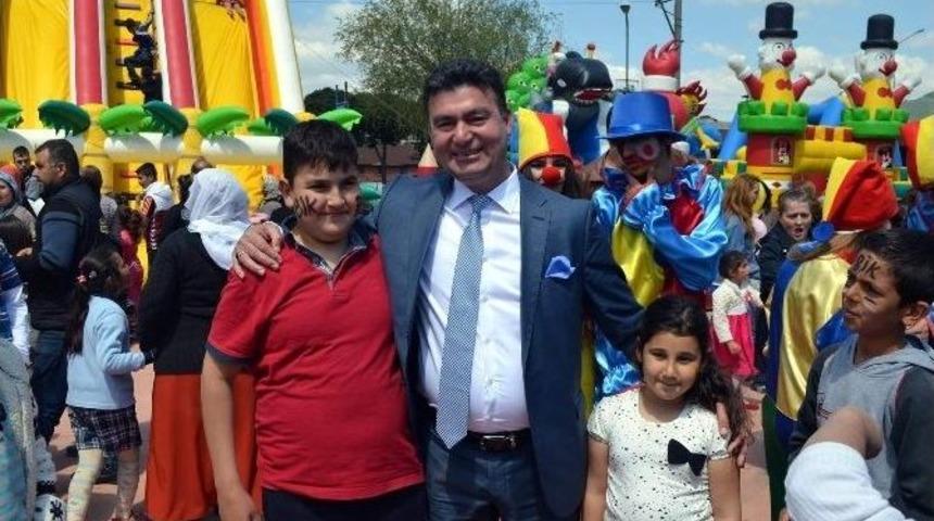 Başkan Akın, &Ccedil;ocukların Coşkusuna Ortak Oldu
