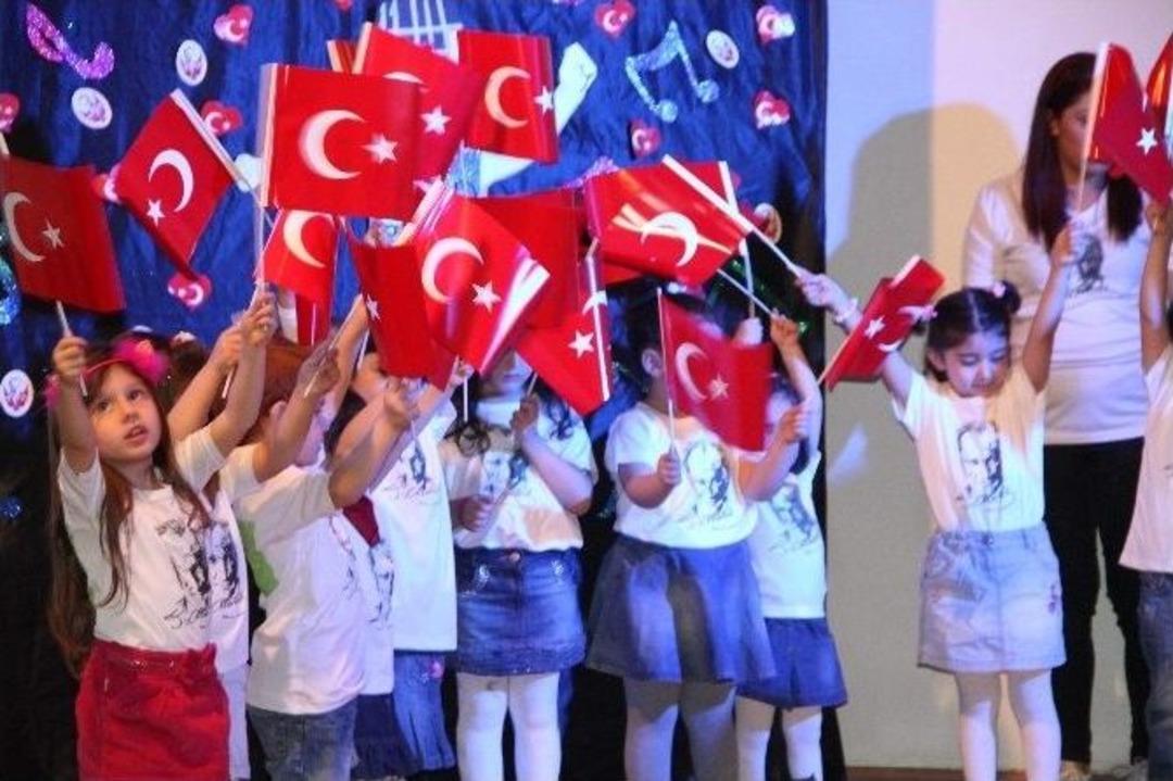 Minikler 23 Nisan Etkinliğini Coşkuyla Kutladı