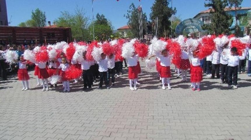 Tuzluca&rsquo;da 23 Nisan Ulusal Egemenlik Ve &Ccedil;ocuk Bayramı &Ccedil;eşitli Etkinliklerle Kutlandı