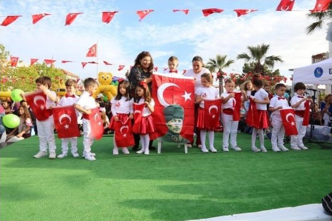 Urla Belediye Konservatuvarı Miniklerinin 23 Nisan Coşkusu