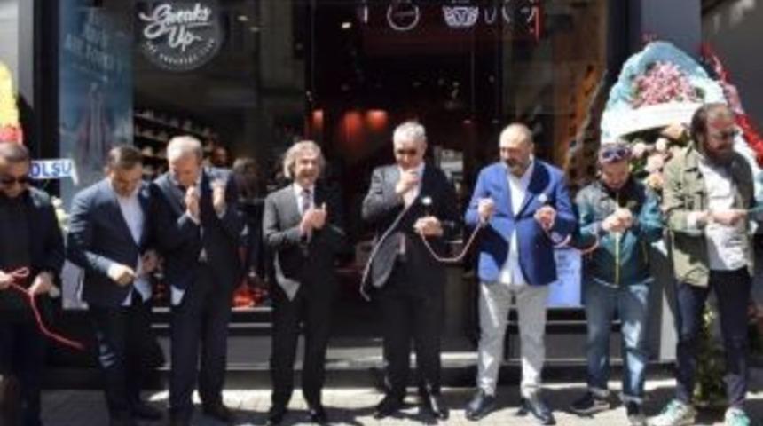 Beyoğlu&rsquo;nda Her Ge&ccedil;en G&uuml;n Yeni Bir İşletme Hayat Buluyor