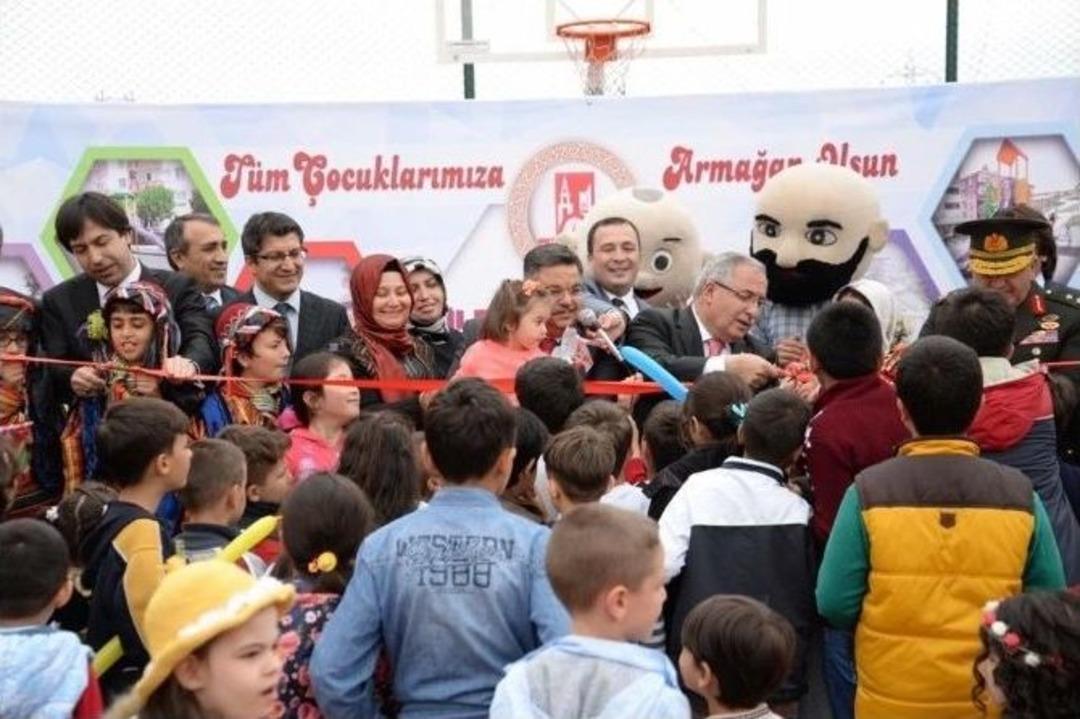 Bilecik Belediyesi&rsquo;nin 23 Nisan Armağanı 12 Park Hizmete A&ccedil;ıldı