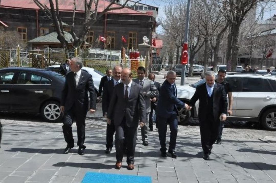 Orman Ve Su İşleri Bakan Yardımcısı T&uuml;fekci Kars&rsquo;ta