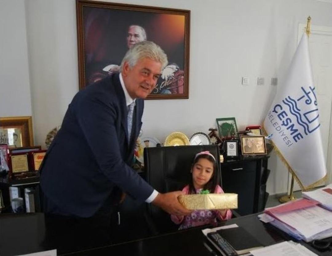 &Ccedil;eşme&rsquo;de 23 Nisan Coşkuyla Kutlandı