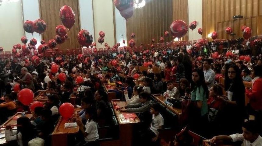 Tepebaşılı &Ccedil;ocuklar Bayramı Mecliste Kutladı