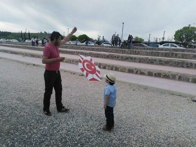 Gaziantep Ülkü Ocakları Uçurtma Şenliğinde Buluştu