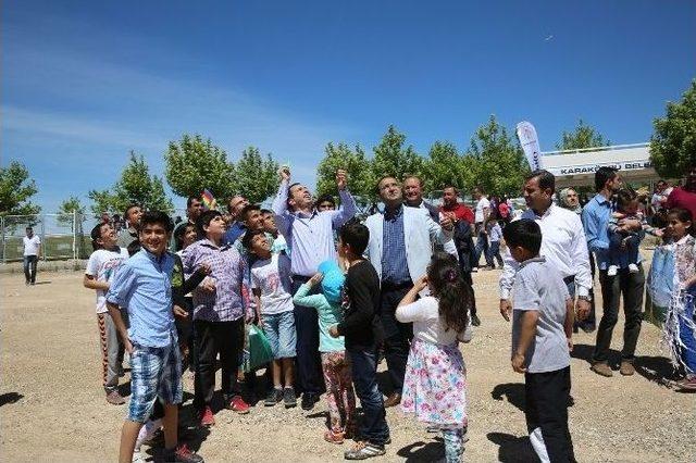 Karaköprü’de Gökyüzü Rengarenk Oldu