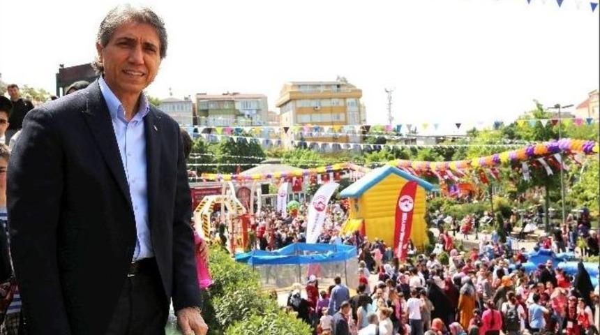 Bilgi Evleri &Ccedil;ocuk Şenliğinde Binlerce &Ccedil;ocuk Doyasıya Eğlendi